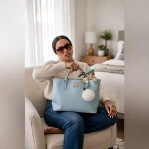 4FER EUC Baby Blue classic Dooney and Bourke Bag